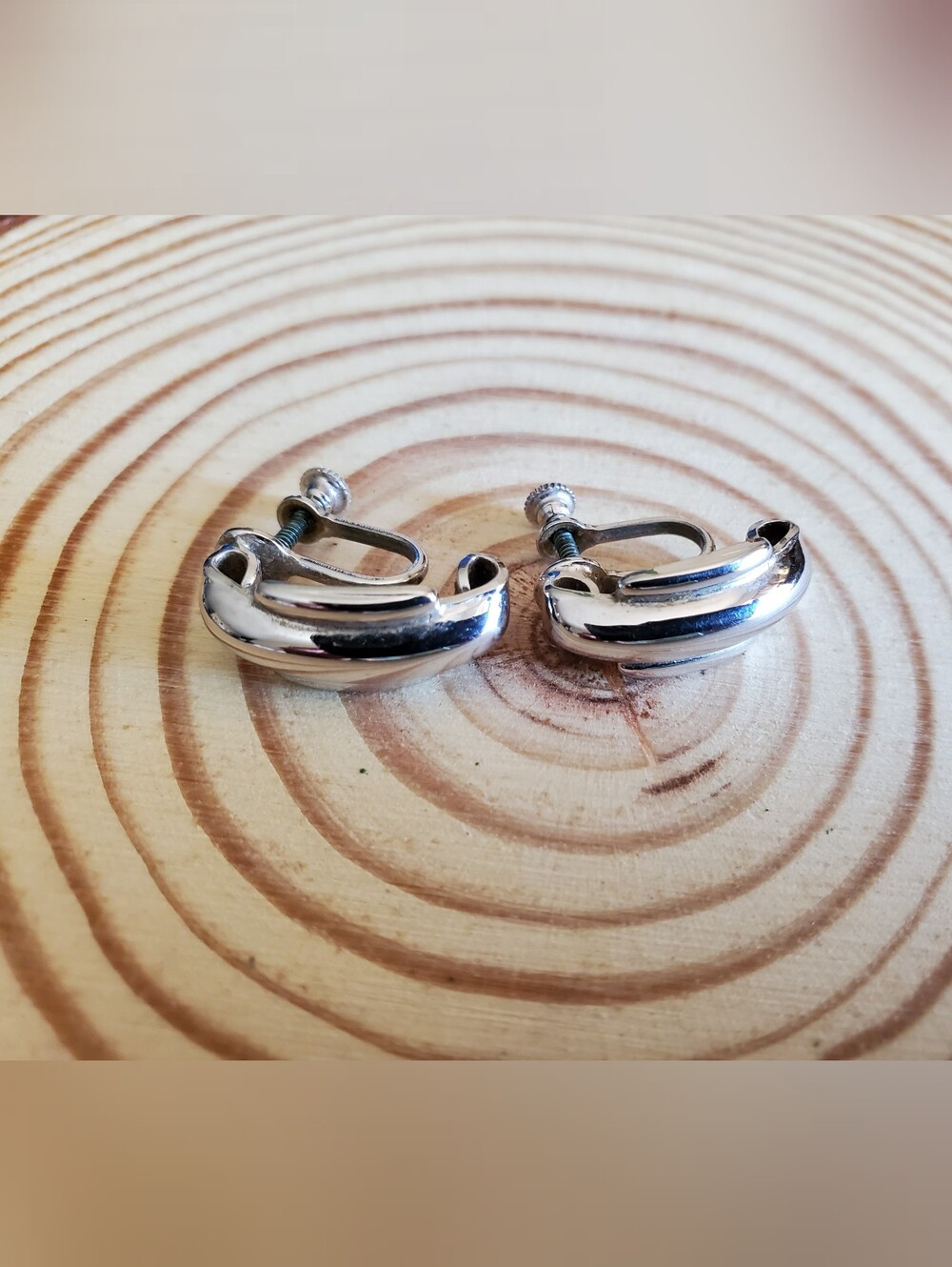 Vtg. Silver C-Hoop Srew-back Earrings